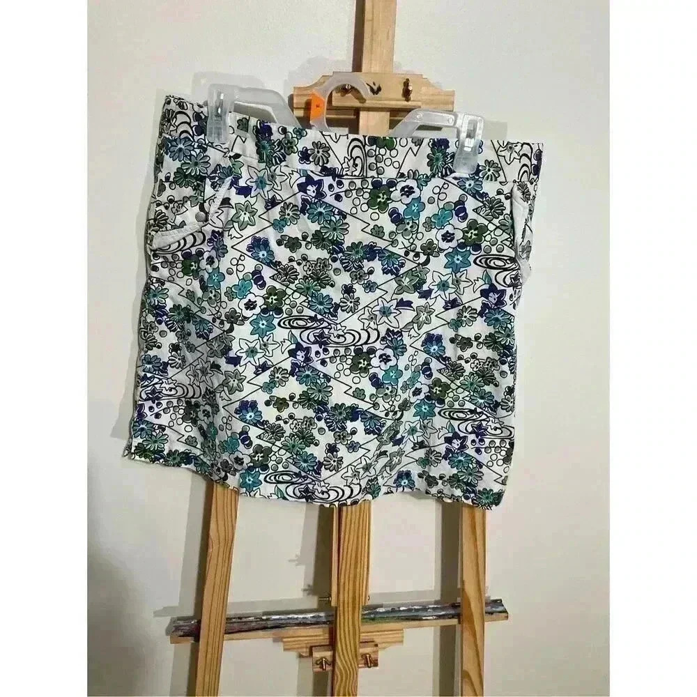 Liz Golf Women’s Floral Skort w/side Zip Hook Eye Closure, has pockets Size 14